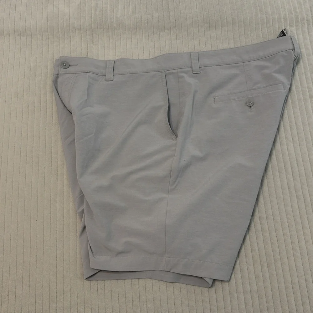 Travis Mathew Shorts Men 40 Gray Golf Chino Golf Casual stretch perfromance